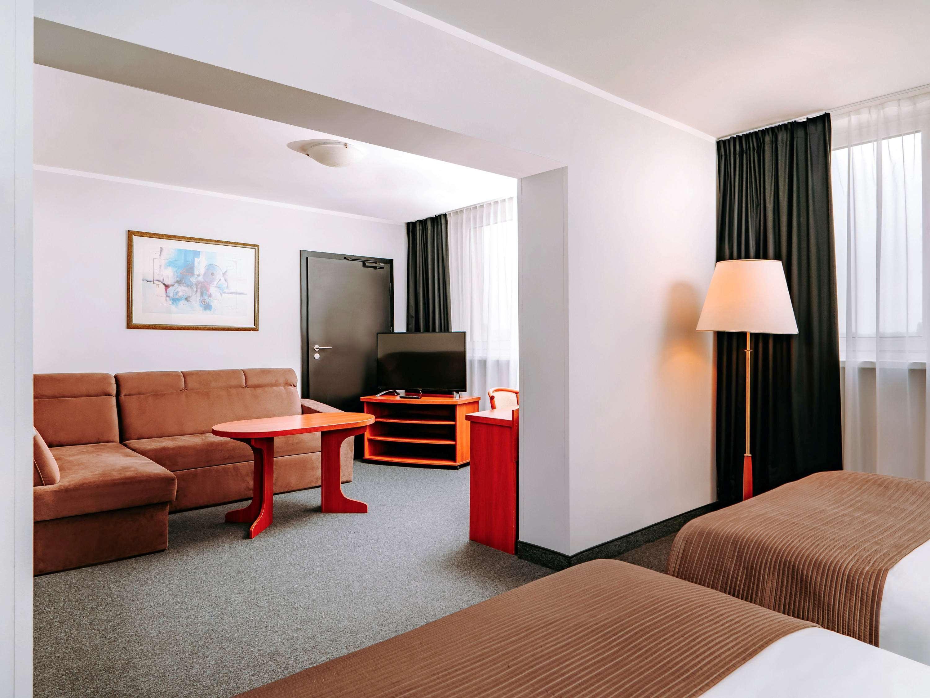 เมอร์เคียว โตรุน เซนทรุม Hotel ทอรูน ภายนอก รูปภาพ