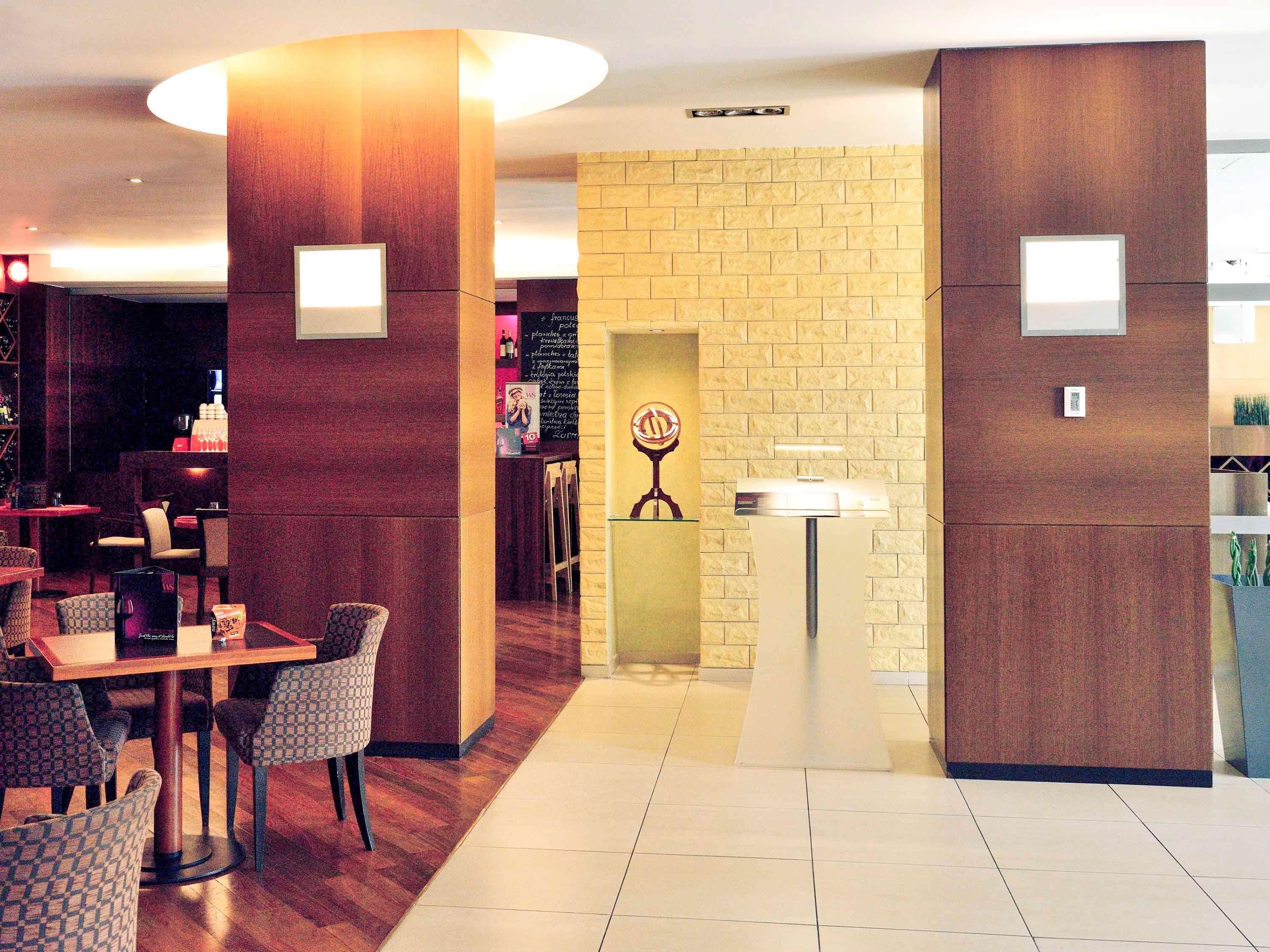 เมอร์เคียว โตรุน เซนทรุม Hotel ทอรูน ภายนอก รูปภาพ