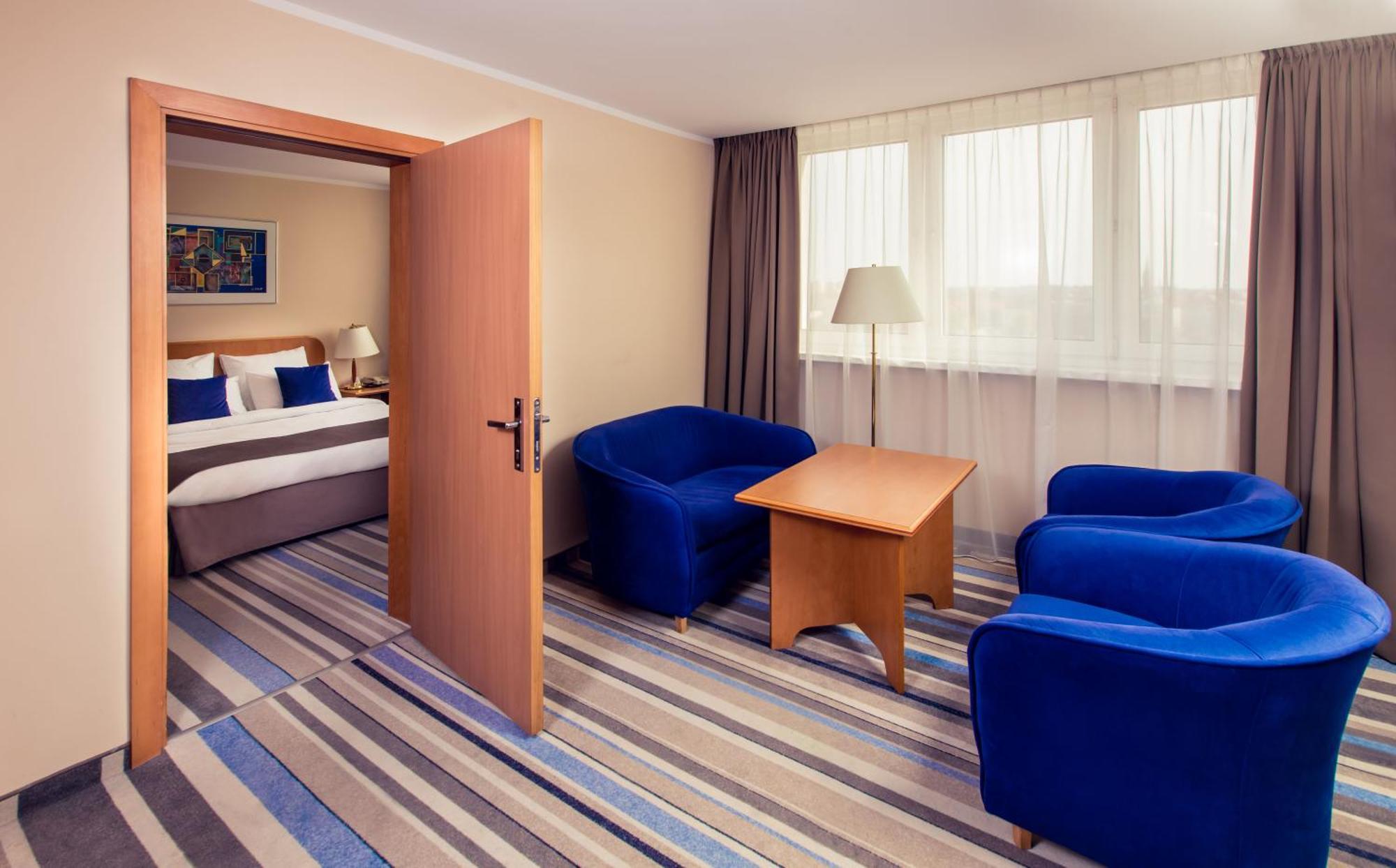 เมอร์เคียว โตรุน เซนทรุม Hotel ทอรูน ภายนอก รูปภาพ