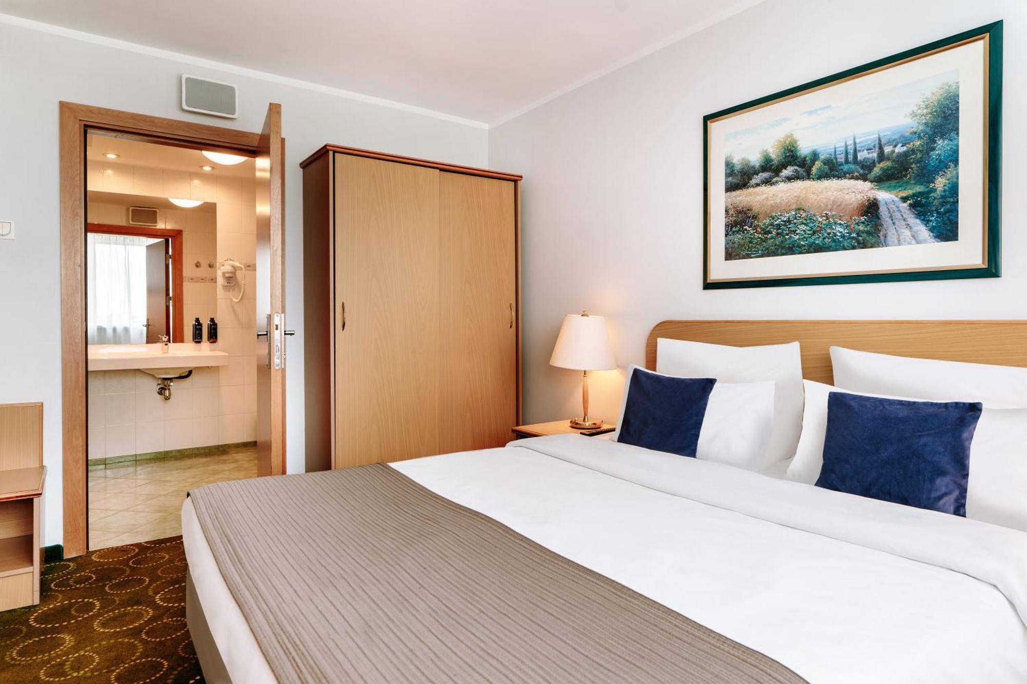 เมอร์เคียว โตรุน เซนทรุม Hotel ทอรูน ภายนอก รูปภาพ