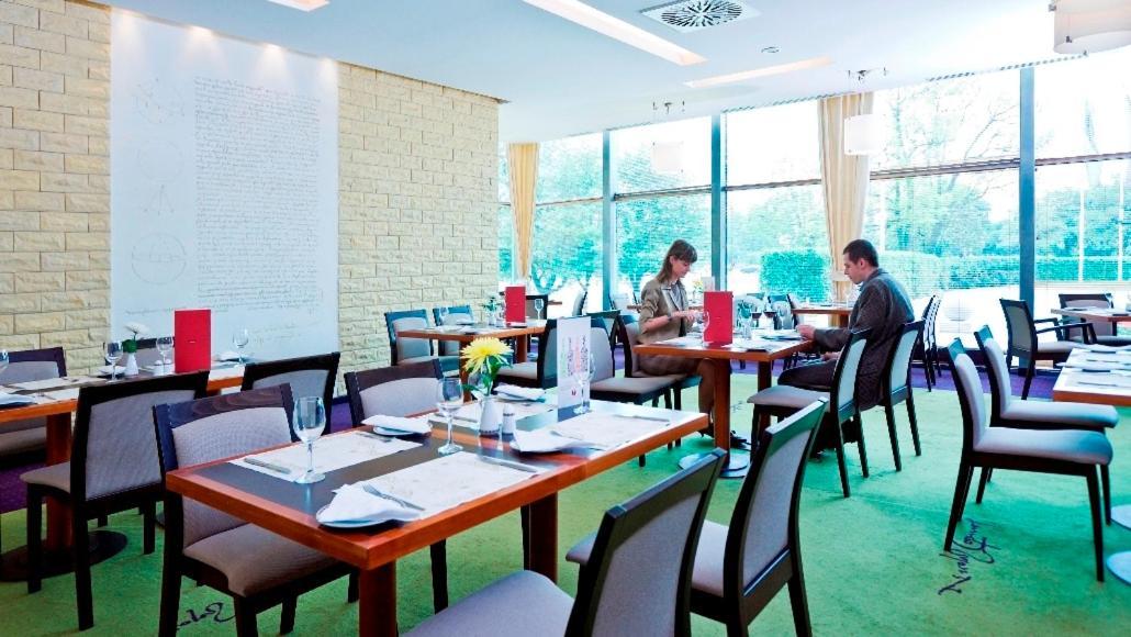 เมอร์เคียว โตรุน เซนทรุม Hotel ทอรูน ภายนอก รูปภาพ