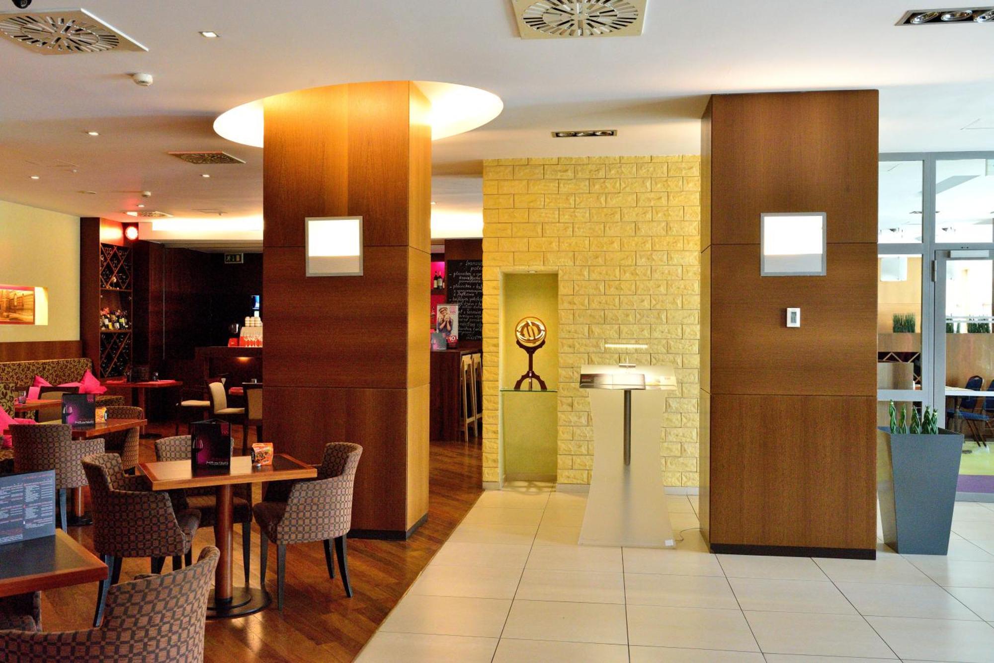 เมอร์เคียว โตรุน เซนทรุม Hotel ทอรูน ภายนอก รูปภาพ